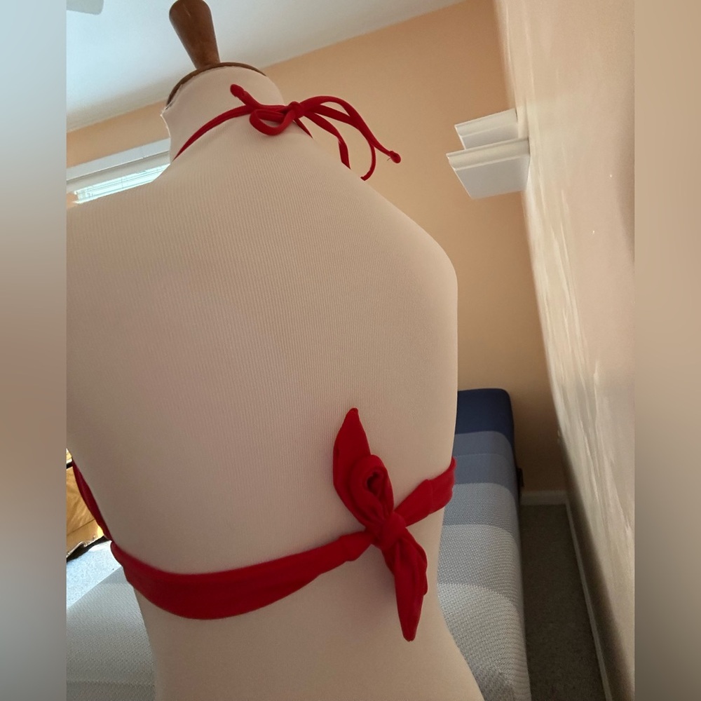 2 Bikini Tops - Picture 3 of 7